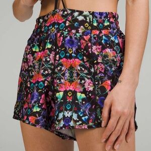 Lululemon Hotty Hot Shorts 4” Inseam Size 10 Flowerscope Black